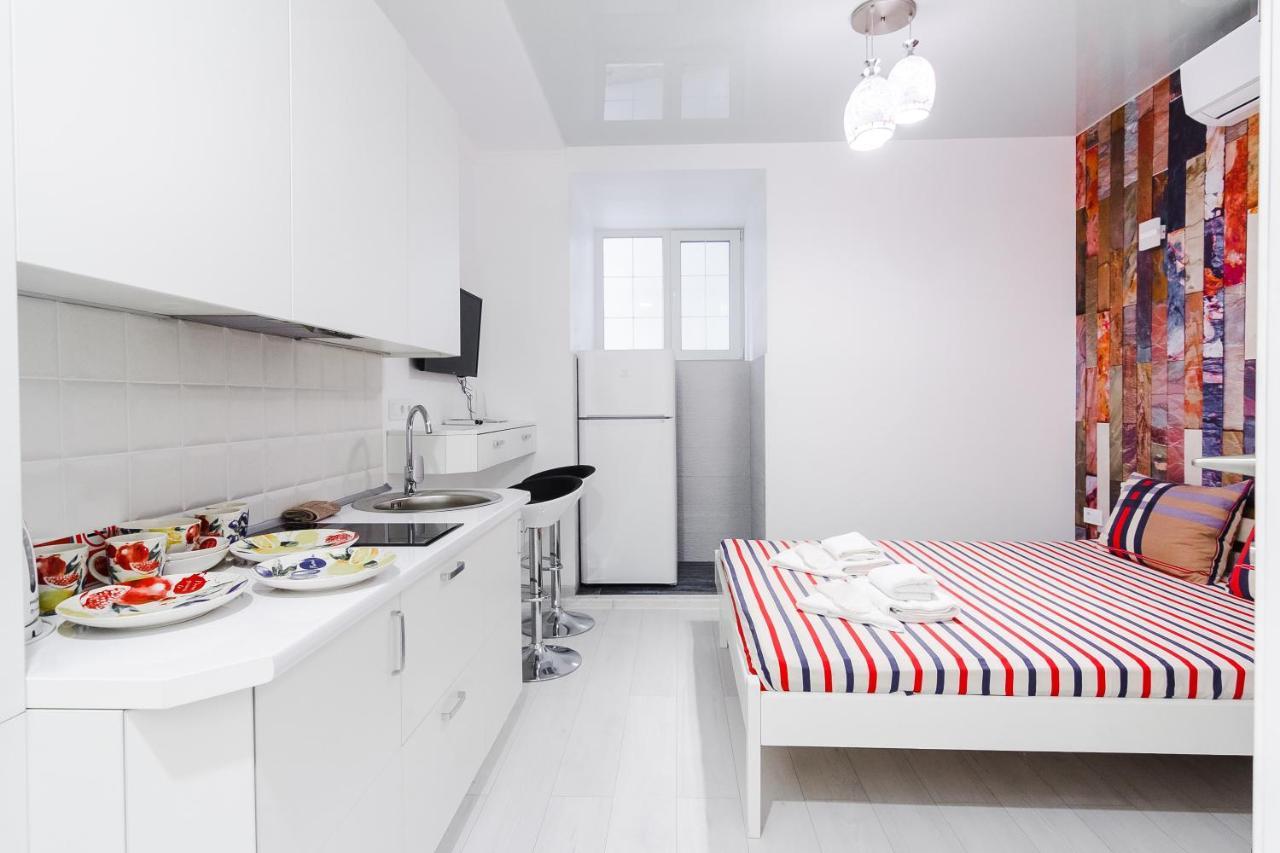 Art Apartments On Deribasovskaya Odessa Ngoại thất bức ảnh