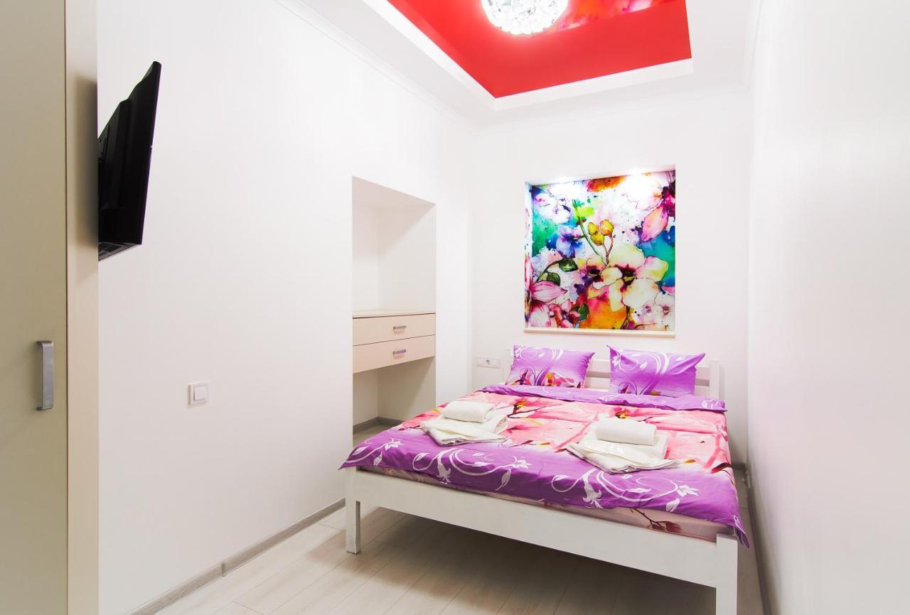 Art Apartments On Deribasovskaya Odessa Ngoại thất bức ảnh