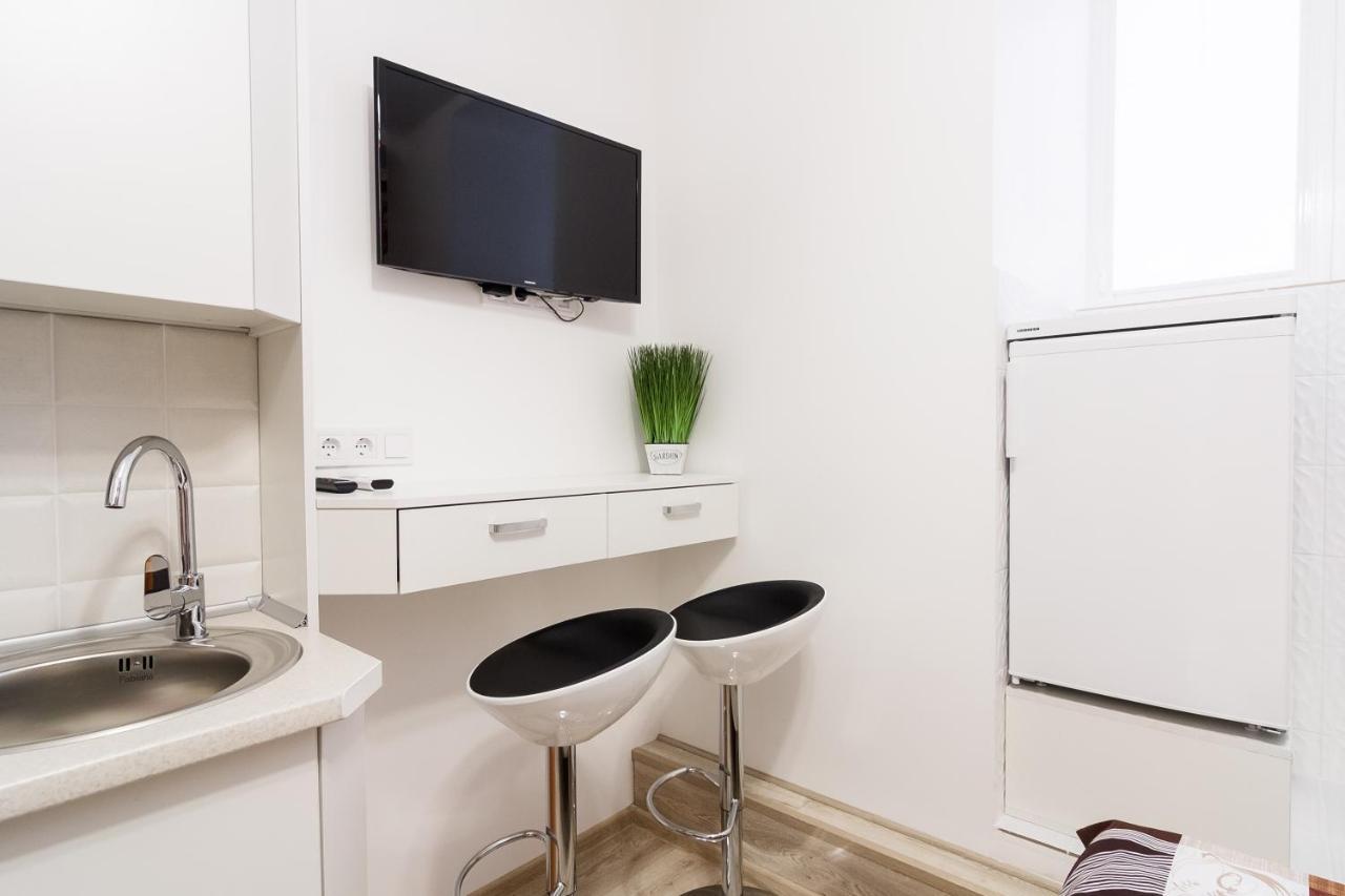 Art Apartments On Deribasovskaya Odessa Ngoại thất bức ảnh